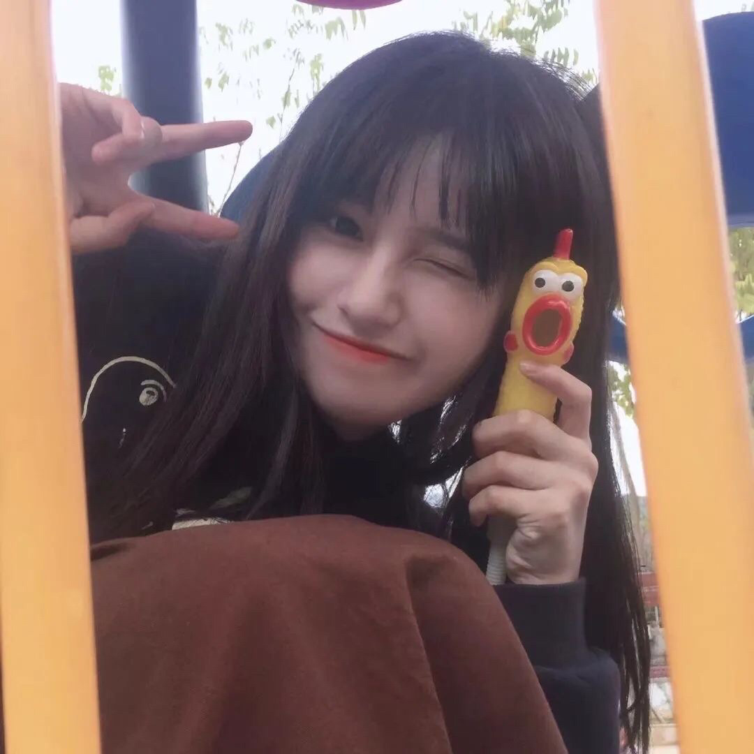 自我感觉好康的女生头像