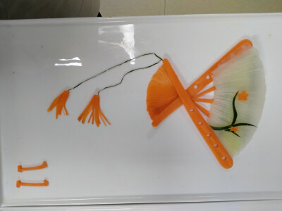 4 冷拼作品,11组是我小组做到,还不错,就是我的刀功不行唉,,其他是我