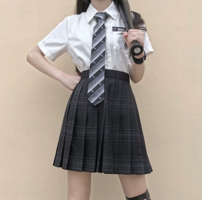 碳灰jk制服女生头像