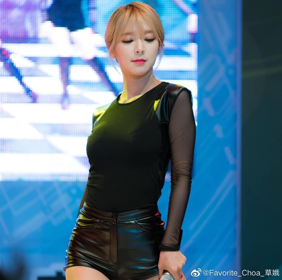朴草娥aoa