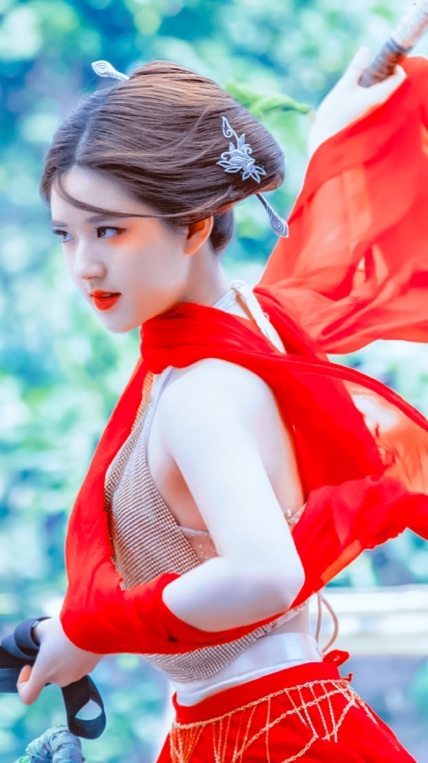 陈芊芊壁纸红衣服图片