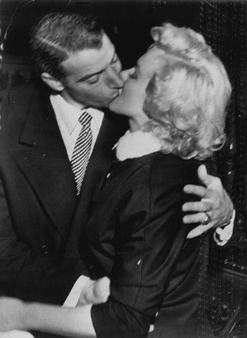 1954年,结婚/离婚:玛丽莲·梦露&乔·迪马吉奥.