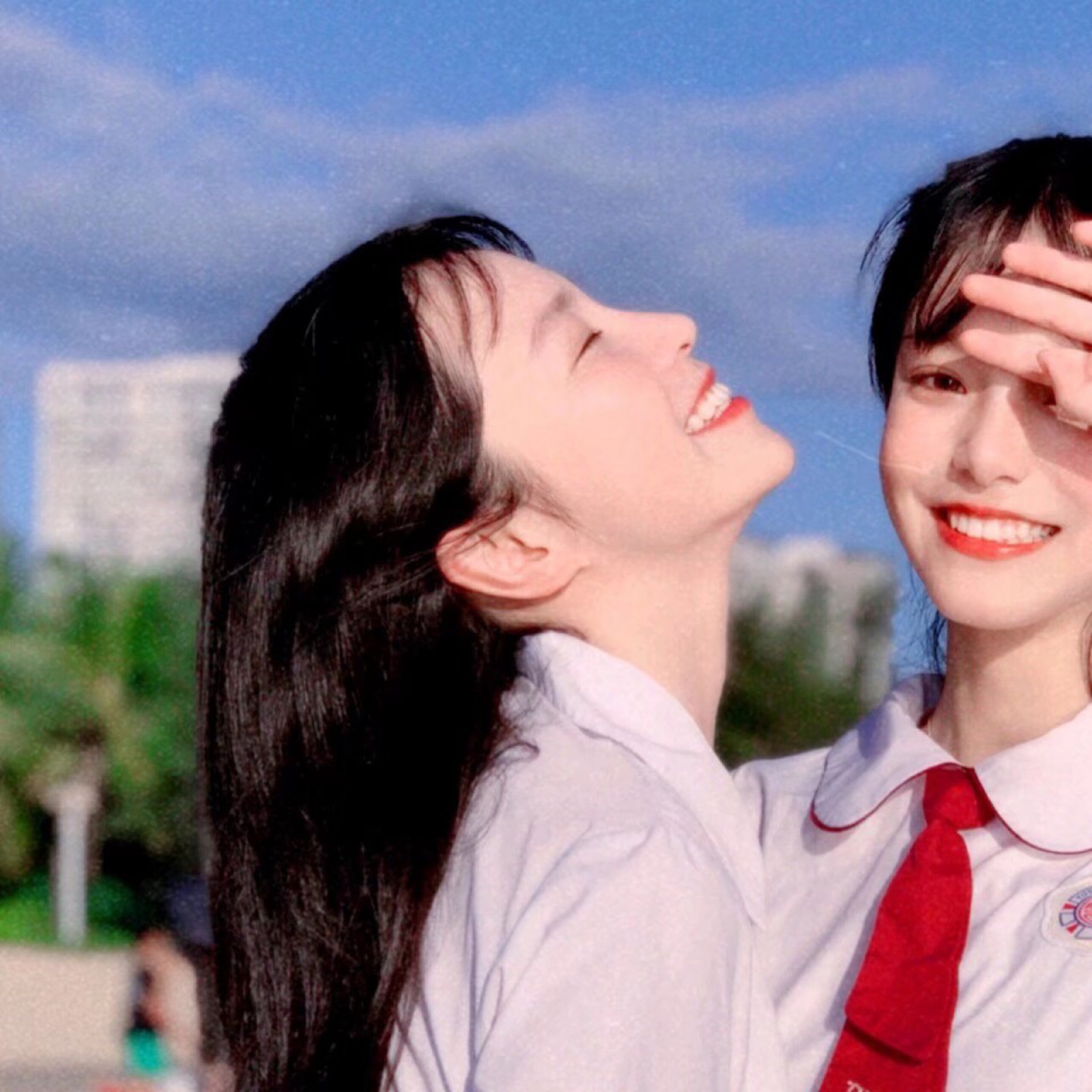 今晚的月亮是我抛的硬币,两面都是梦见你. 〖真人双人闺蜜头像 ⑤