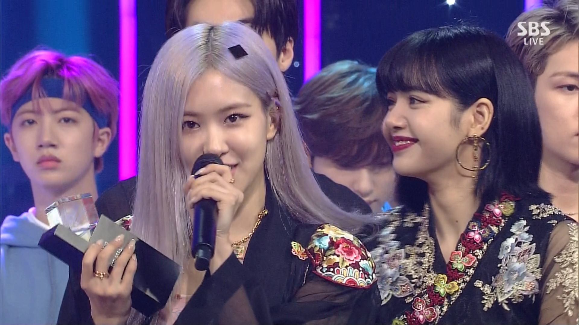 朴彩英&lisa 可二改注明筱沐 - 堆糖,美图壁纸兴趣社区