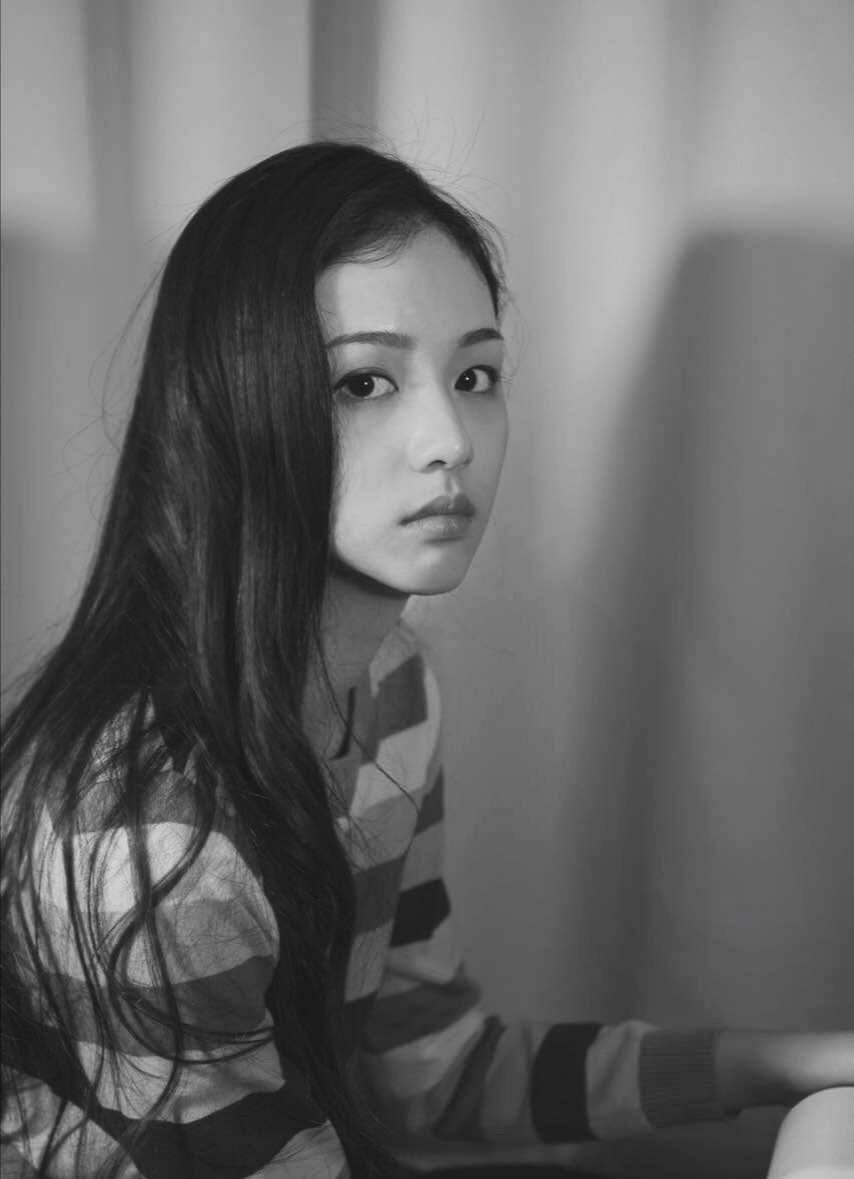 黑白格调丨高级的美丨演员周也 - 堆糖,美图壁纸兴趣