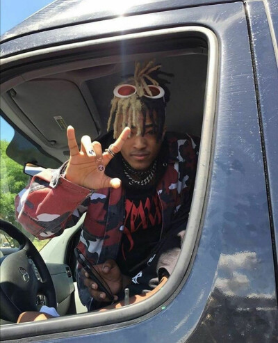 XXXtentacion头发图片