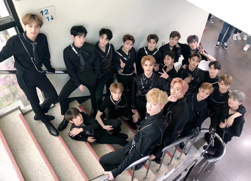 nct2021合照图片