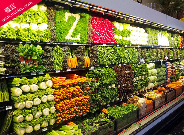 果蔬的色彩世界,美国波特兰一家生鲜超市的陈列.