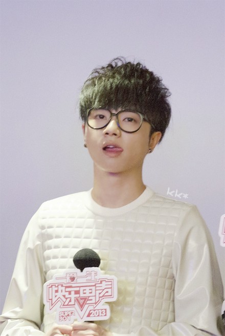 只因为在人群中多看了你一眼