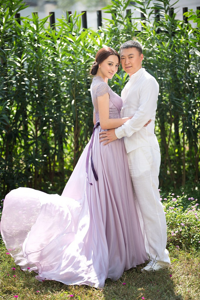 马琳张雅晴三亚婚纱写真,浓浓的爱意尽在镜头中显示呢!