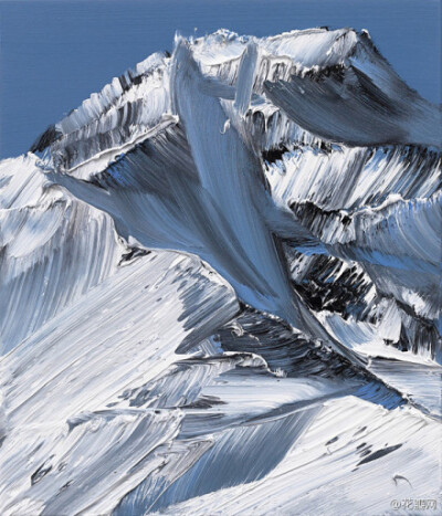 他擅长山脉主题的油画作品,通过细腻的色彩选择和构图,看似随意的厚涂