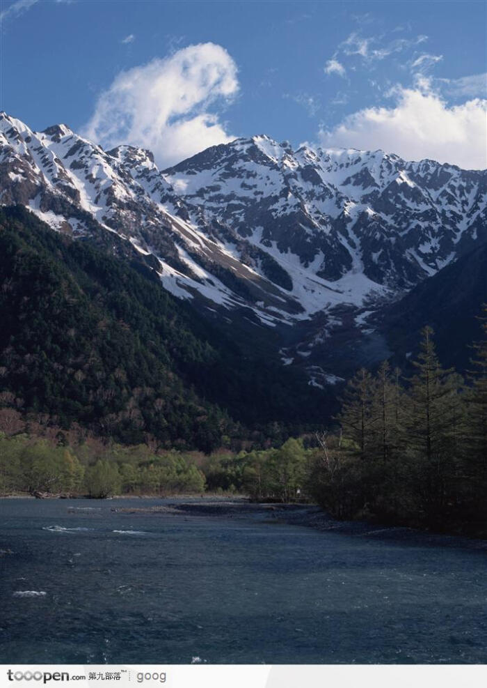 积雪覆盖的雪山与河流 - 堆糖,美图壁纸兴趣社区