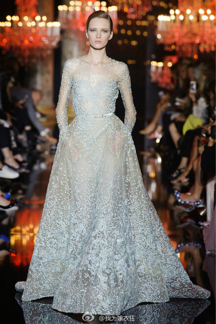 eliesaab2014秋冬高订婚纱礼服轻灵的珍珠白刺绣薄纱流光异彩的梦境