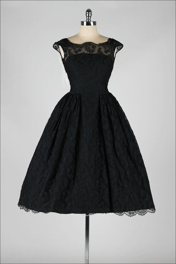 vintage 1950s dress . black chantilly lace .