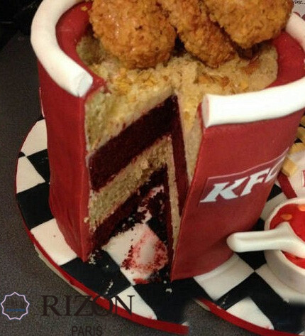 不信切开给你看哟--巴黎礼颂翻糖蛋糕