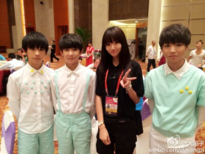 tfboys~好可爱~!