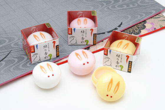 日本京都兔子香膏 固体香水桃 沈丁花 金木犀可选送花布小袋 堆糖 美图壁纸兴趣社区
