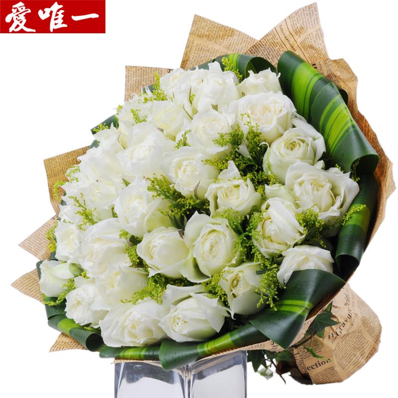 33朵白玫瑰花束 济南青岛鲜花店送花 绍兴哈尔