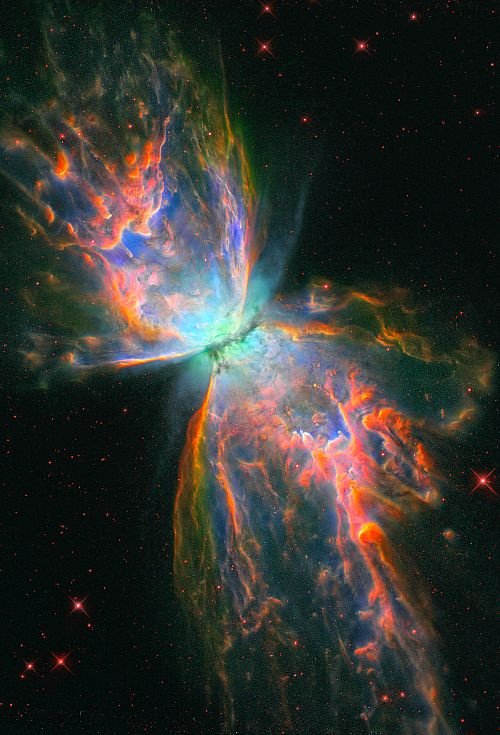 这个双极星云特有的双瓣是由中心恒星发出的物质构成的.