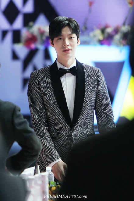 #安宰贤#2014SBS演技大赏饭拍(cr:logo)