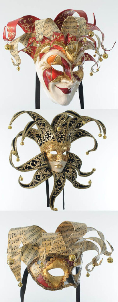 这种面具起源于意大利中世纪的弄臣面具,一般配合着菱格图案和夸张的