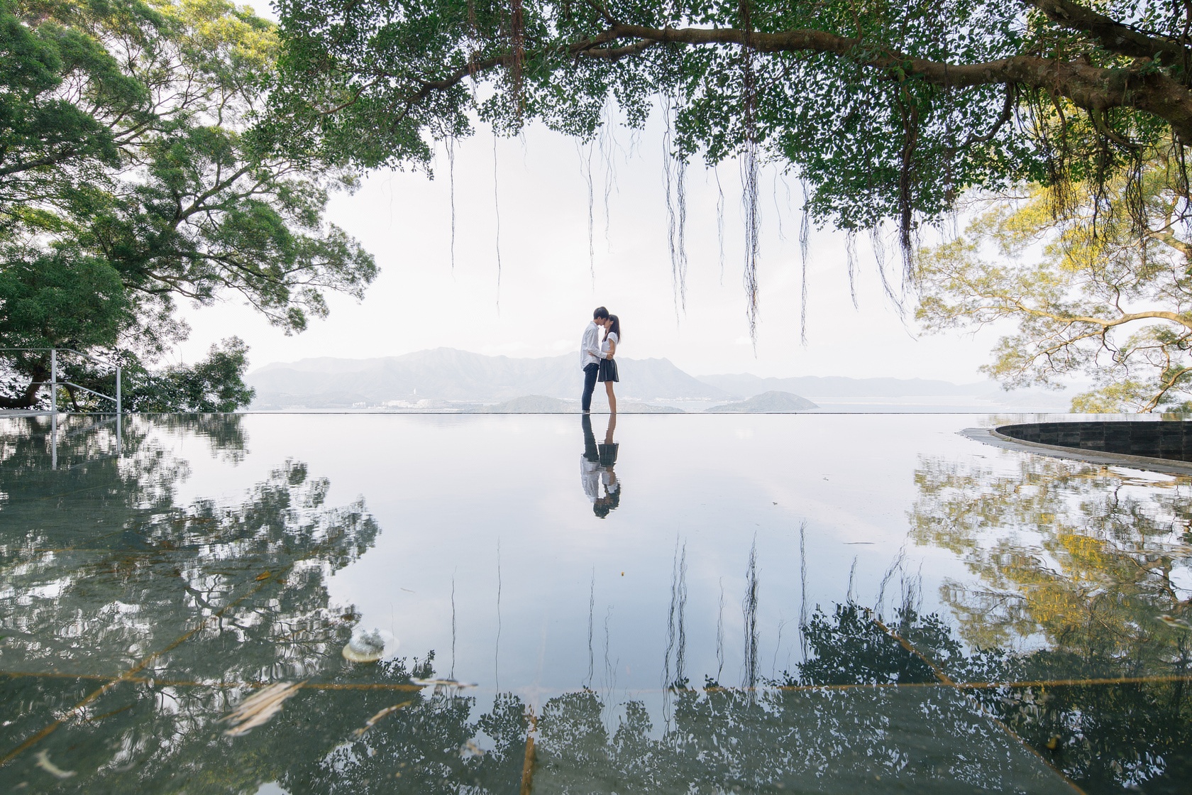 依旧是来自摄影师@大地上の占米·lofoto 的摄影作品,天人合一.