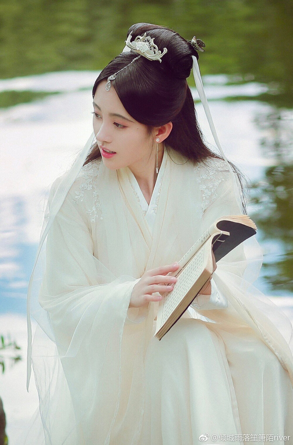 鞠婧祎