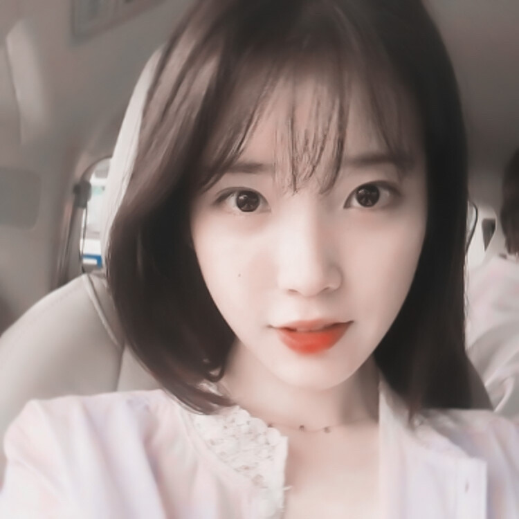 李知恩的自拍相册1