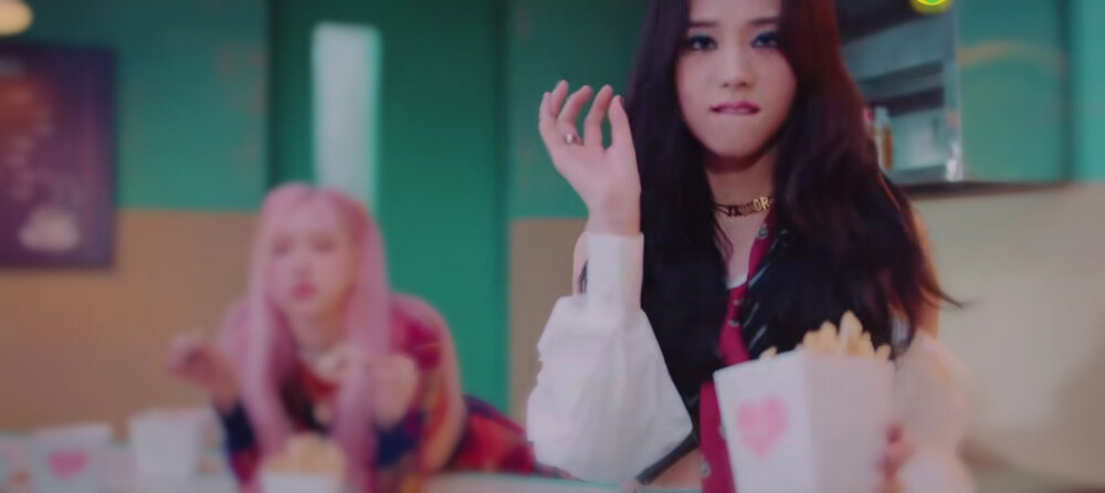 lovesick girls kim jisoo