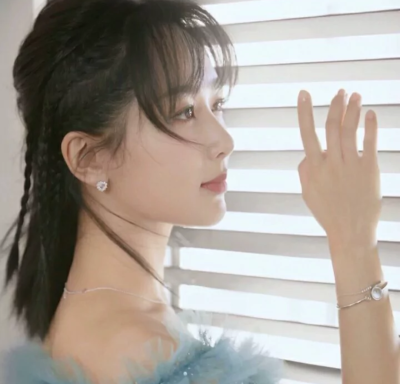 杨紫美图礼服