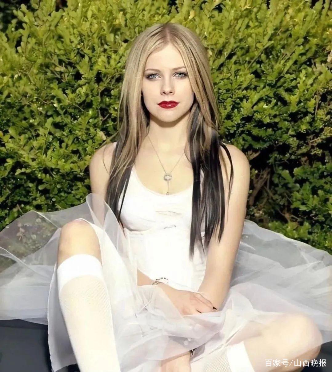 安卓手机艾薇儿·拉维尼 Avril Lavigne高清壁纸免费下载