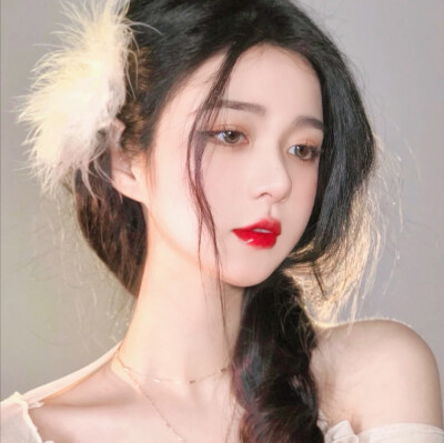头像温暖女头