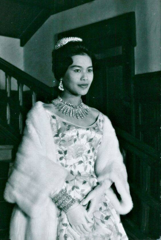 泰国王后诗丽吉