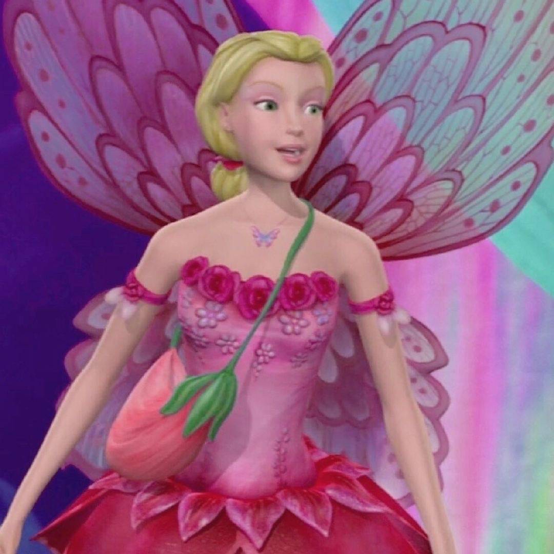 芭比公主之时尚奇迹_她穿上公主装_芭比之蝴蝶仙子_芭比娃娃动画片
