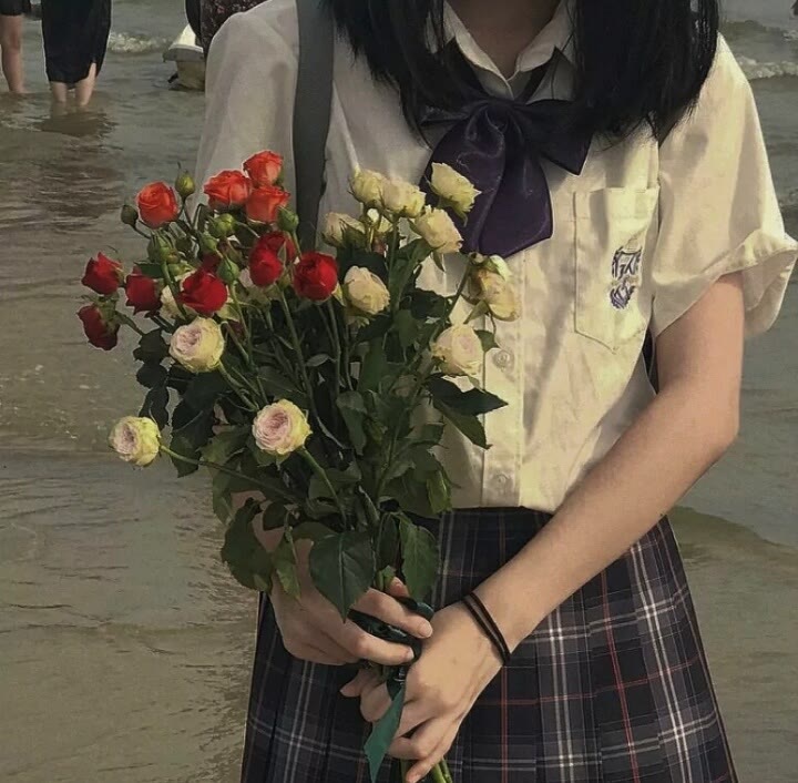 捧花的女孩也很幸福呢