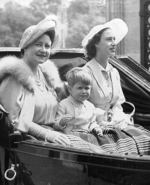 玛格丽特公主与母亲及查尔斯王子