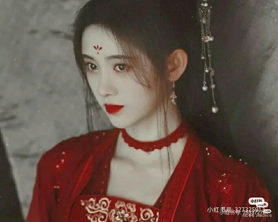 鞠婧祎红衣神仙美图