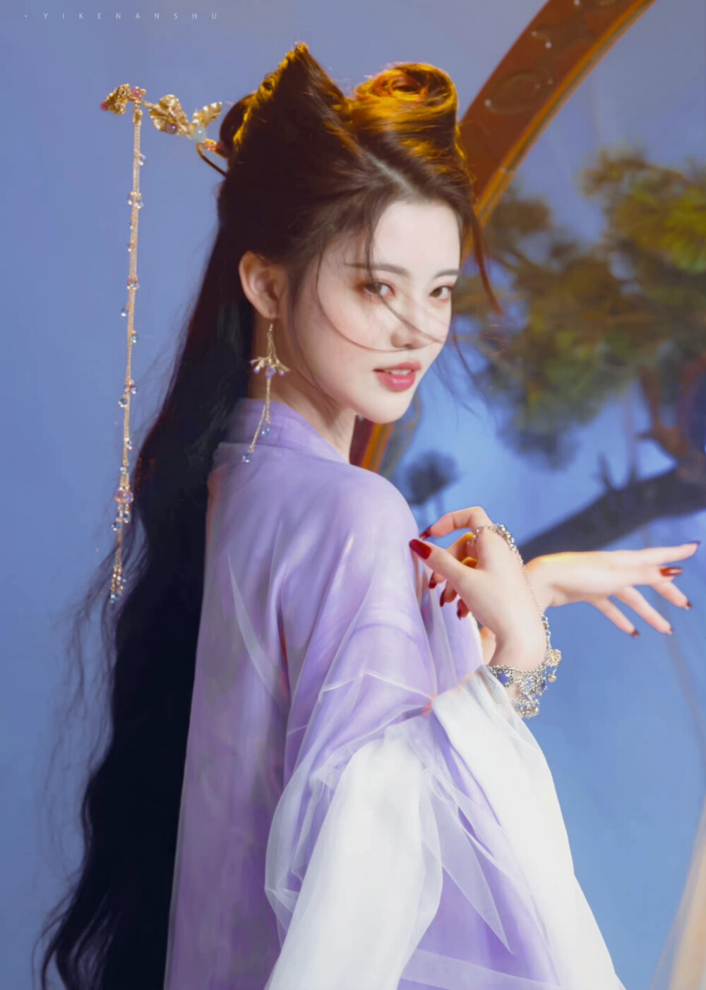 翩然的意思 堆糖网