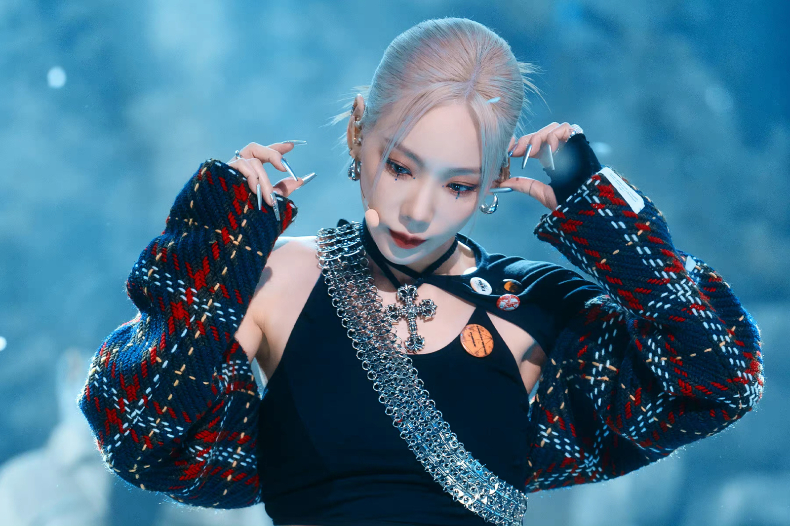 Update: Girls’ Generation’s Taeyeon Stuns In More Gorgeous “Four ...
