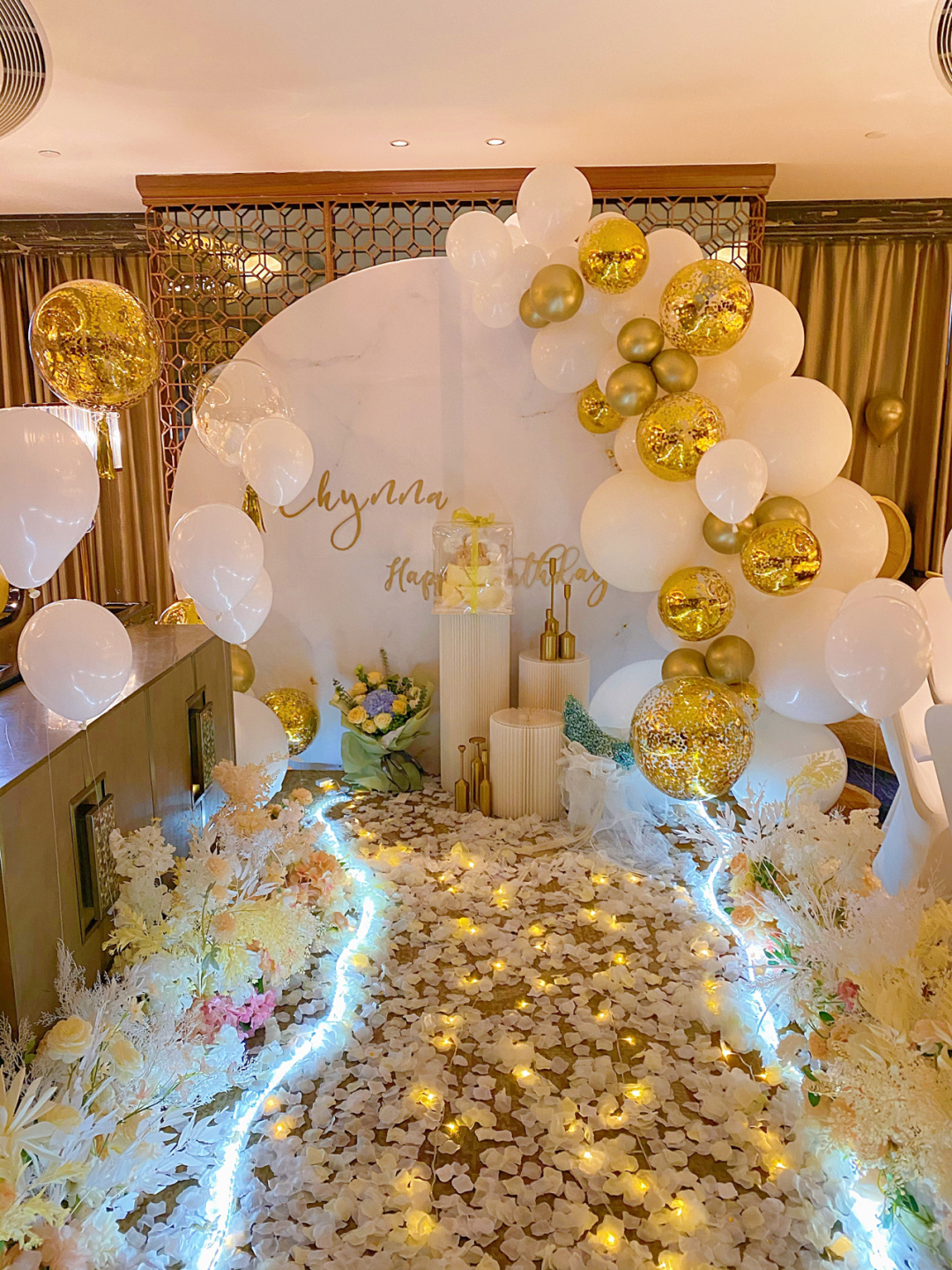 气球派对-长沙南景饭店寿宴布置-三只气球_佚之-站酷ZCOOL