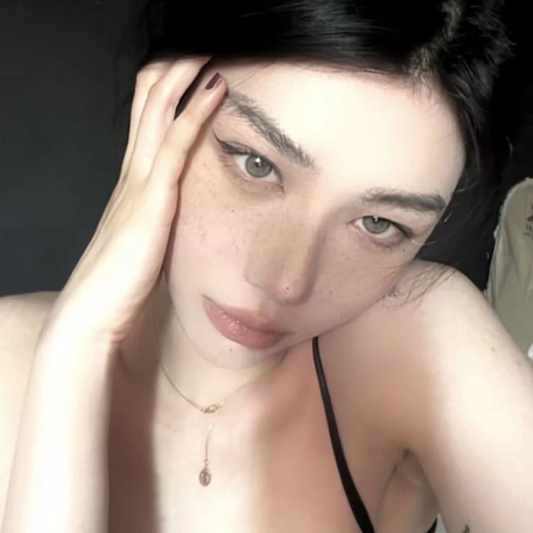 美女头像真人头像高清_美女时尚街拍
