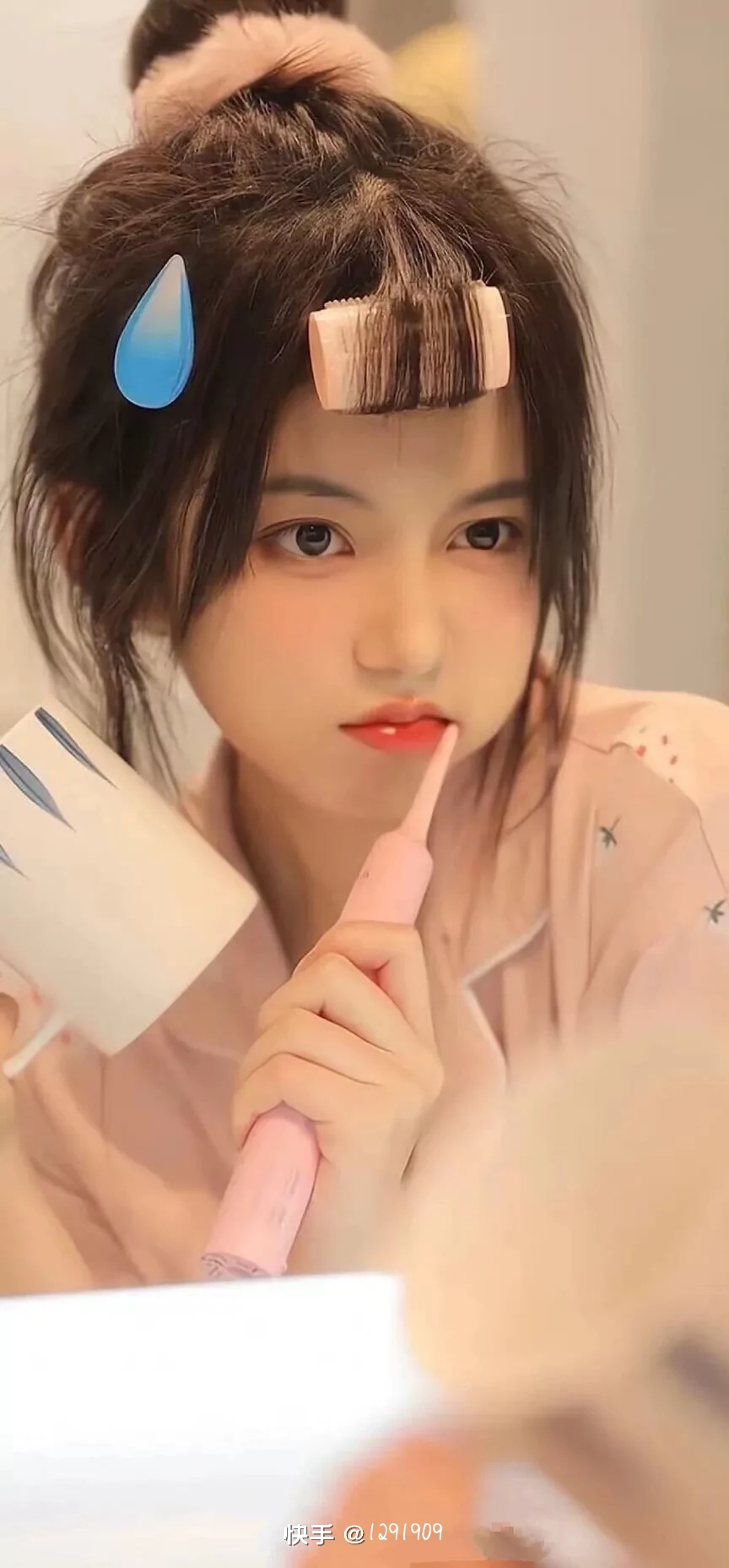 黄色中的艺术美女照片