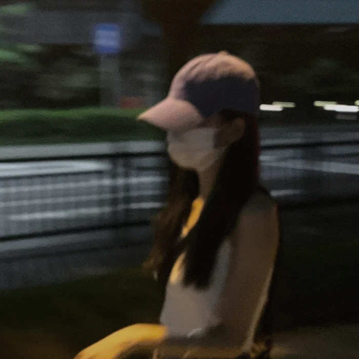 早上醒来，美丽的姐姐就在我身边美女照片头像