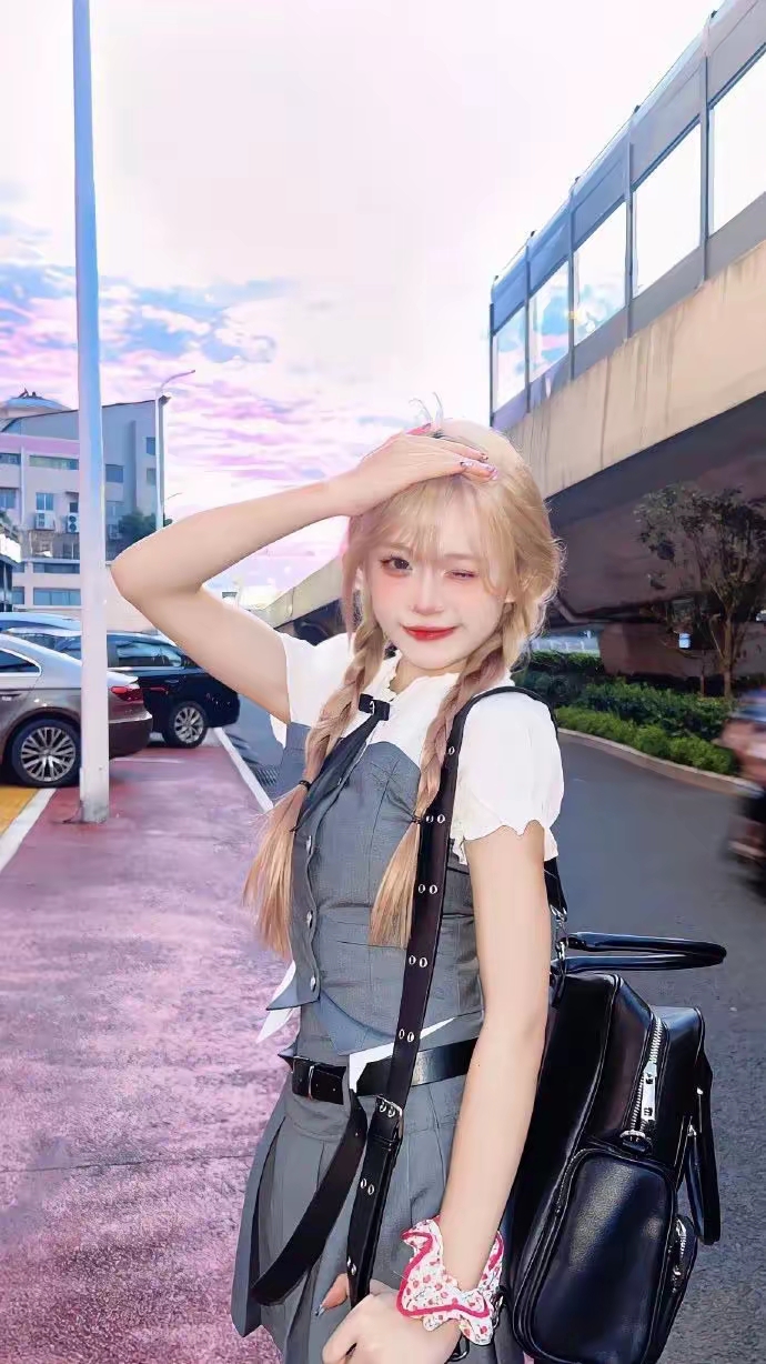美女头像冷酷_美女照片