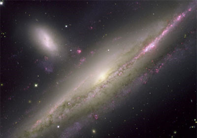 ngc 1531这个小星系,处在ngc 1532的中心处,ngc 1532是侧对我们的那个