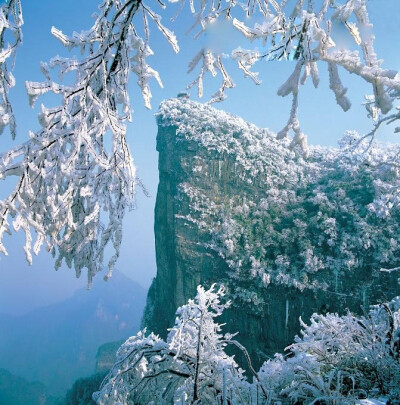 天门山雪景.人间仙境.