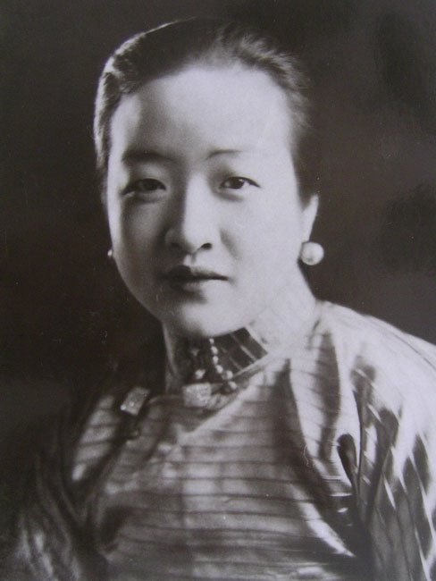 是民国十大才女中唯一的实业家,是中国第一个涉足娱乐业的女企业家