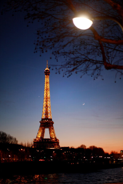 {帅气戈戈}我的铁塔梦~~埃菲尔铁塔(法语:la tour eiffel)