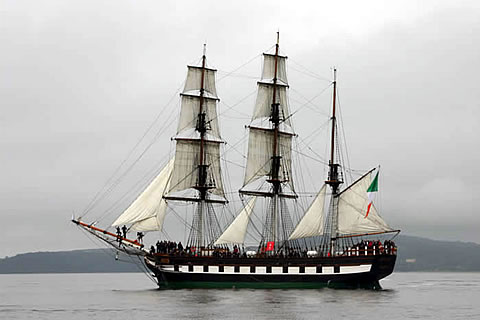 船籍:爱尔兰. loa: 53.6m. 帆型: 三桅帆船(barque 3). 建造: 2001.