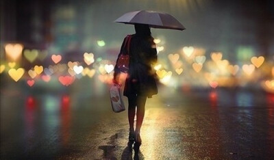 现在我一个人也可以,就算下雨,我也可以一个人撑伞,一个人走!